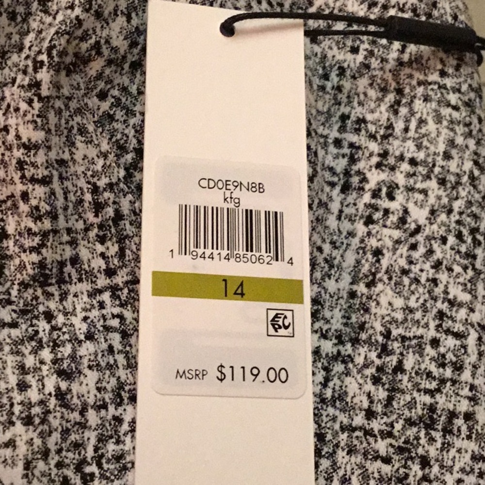 “Pretty Dress by Calvin Klein”(14)NWT”🌹 - Picture 5 of 5